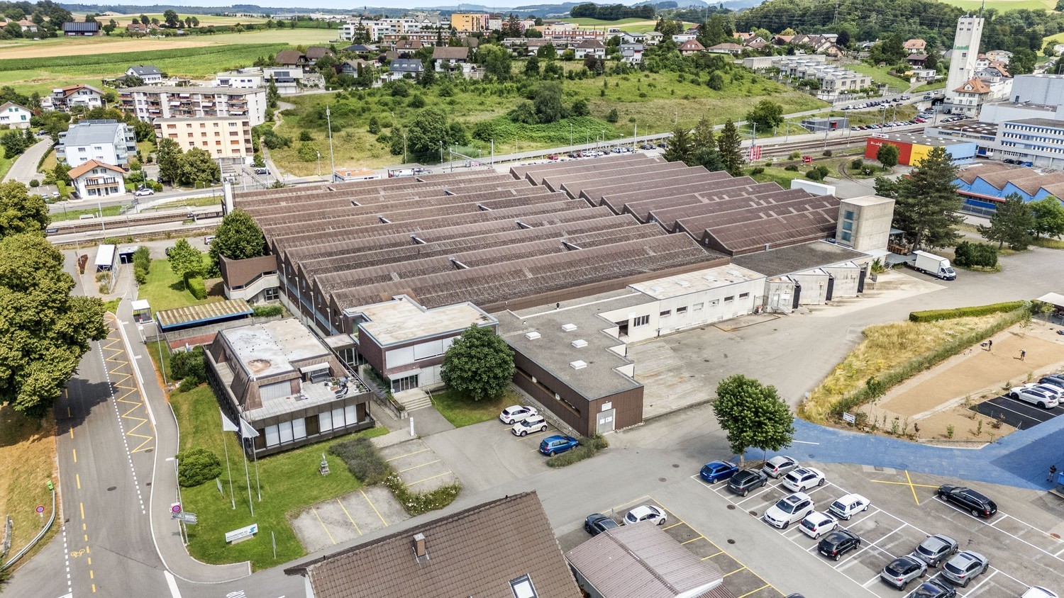 Grosszügige Lagerflächen inkl. praktischen Laderampen in Schmitten FR - 0