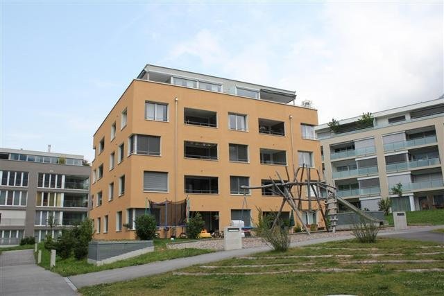 Moderne 2.5 Zimmer-Wohnung an zentraler Lage in Chur - 0