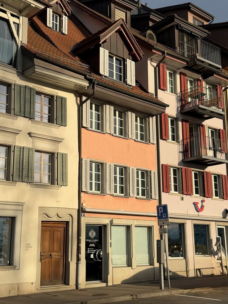 Sichtbar. Zentral. Charmant. Ladenfläche mit Blick auf den Zugersee - 0