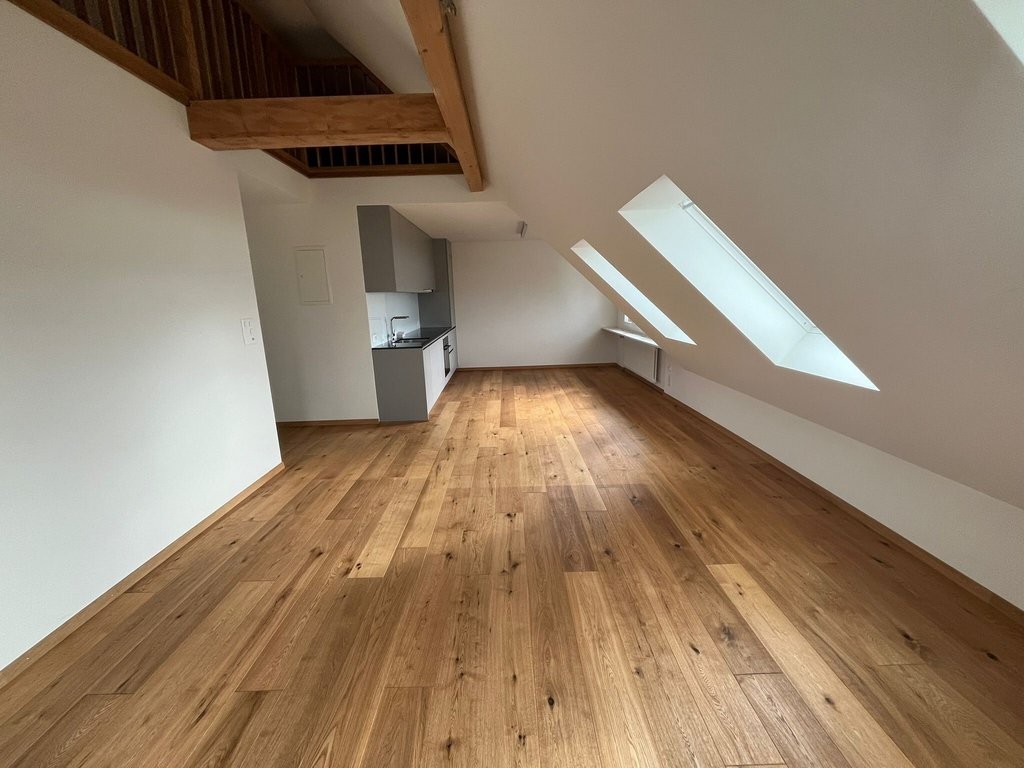 Moderne 2.5-Zimmer-Wohnung in Küsnacht mit herrlichem Seeblick! - 1