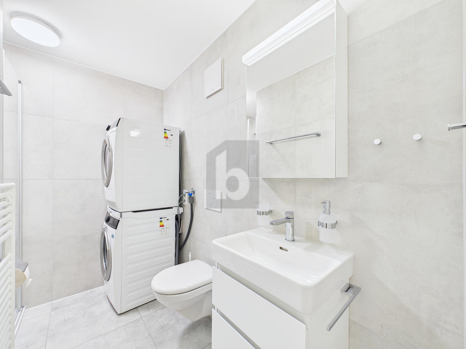 OFFENER UND HELLER WOHNBEREICH - 4