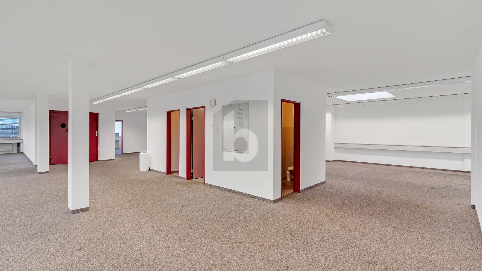 GROSSZÜGIG AN ZENTRALER LAGE - 4