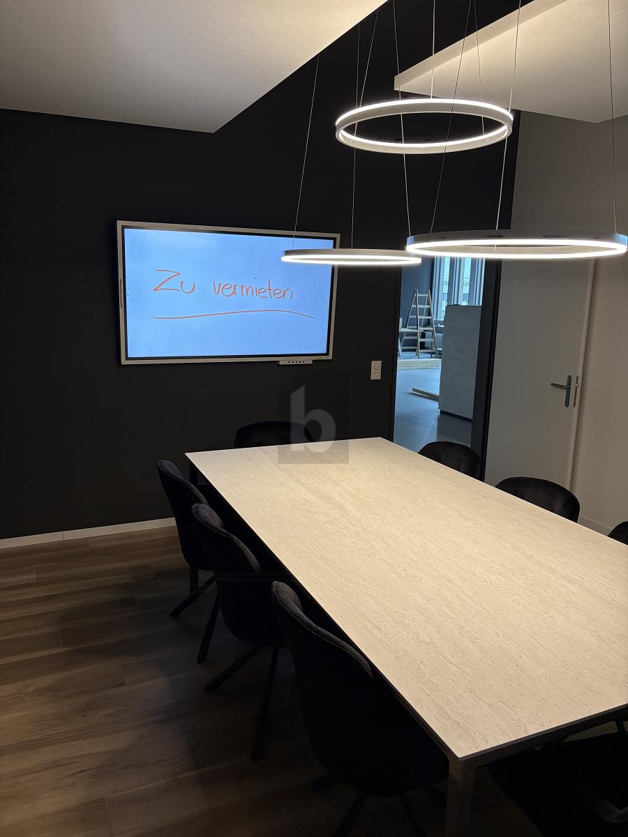 MODERNE BÜROS IM WACHSENDEN GEWERBEZENTRUM - 0