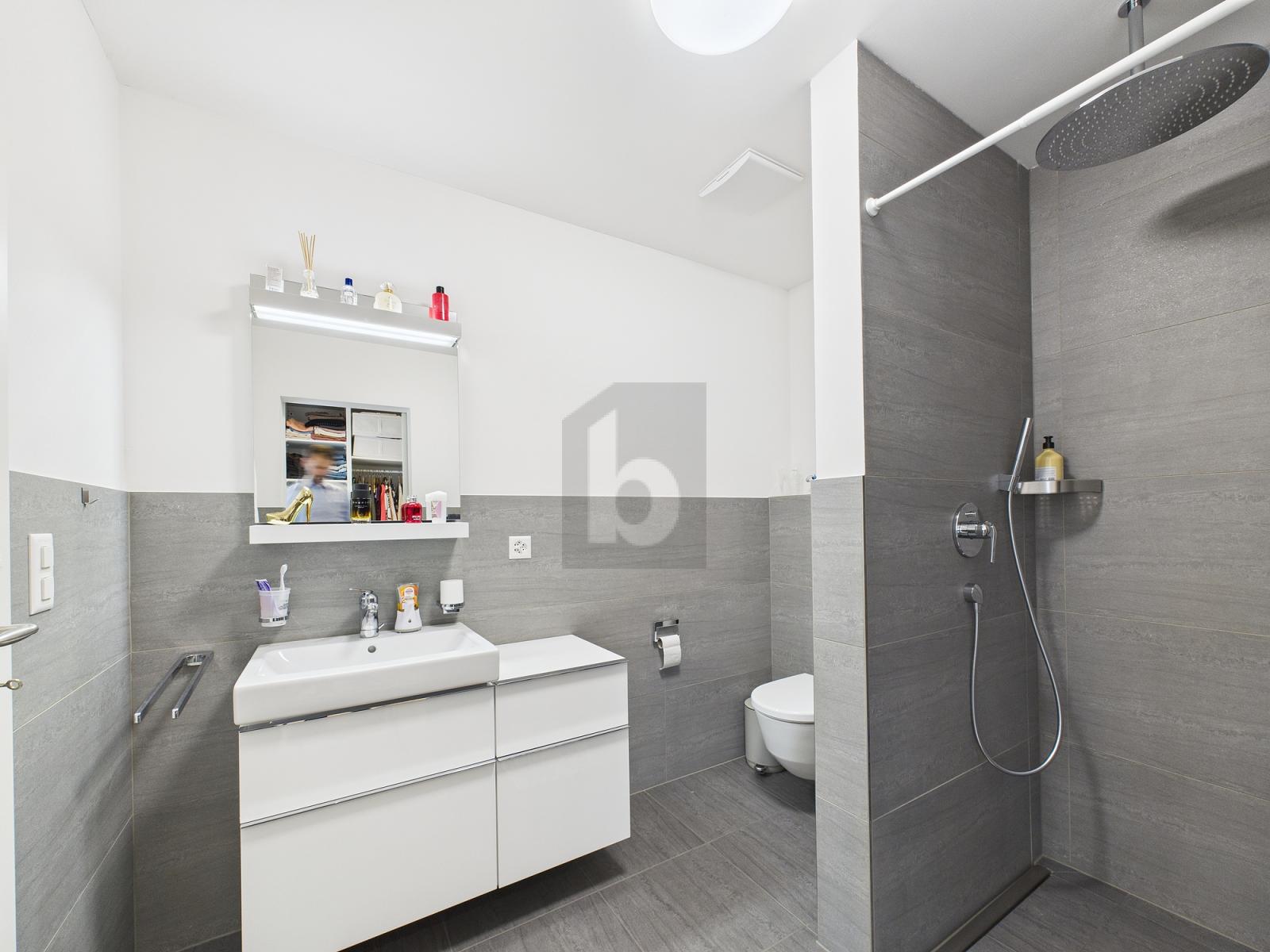 PREISHIT! TRAUMHAFTE AUSSICHT AN RUHIGER LAGE - 3