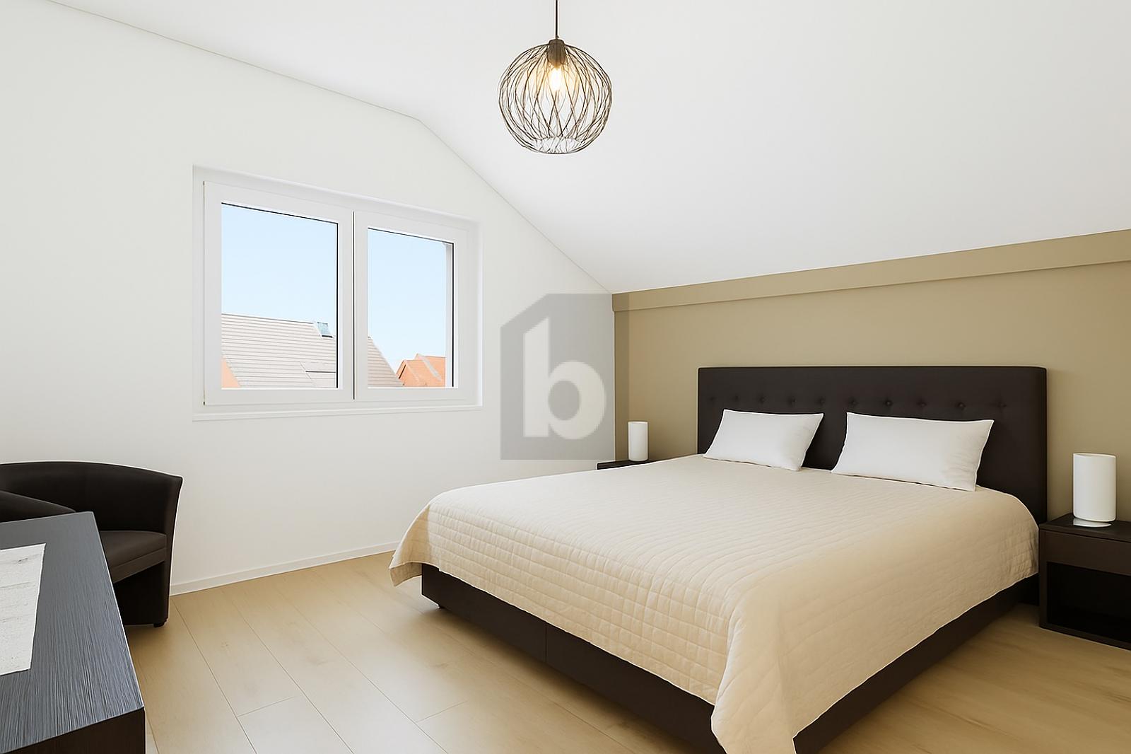 SUPERBE EXTÉRIEUR ET ESPACES DE VIE SPACIEUX - 2