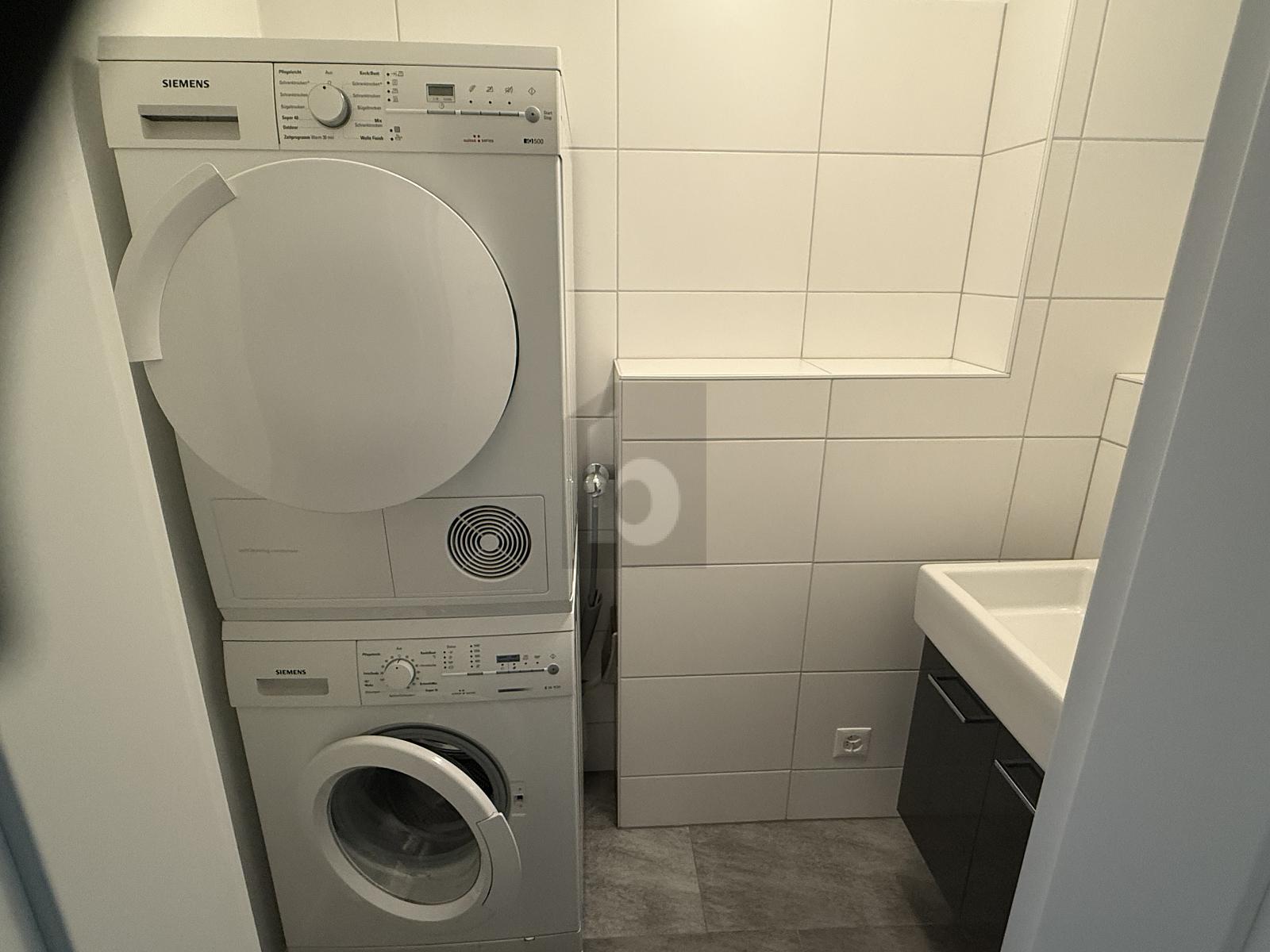 HELL, MODERN MIT BALKON UND TOP KÜCHE - 2