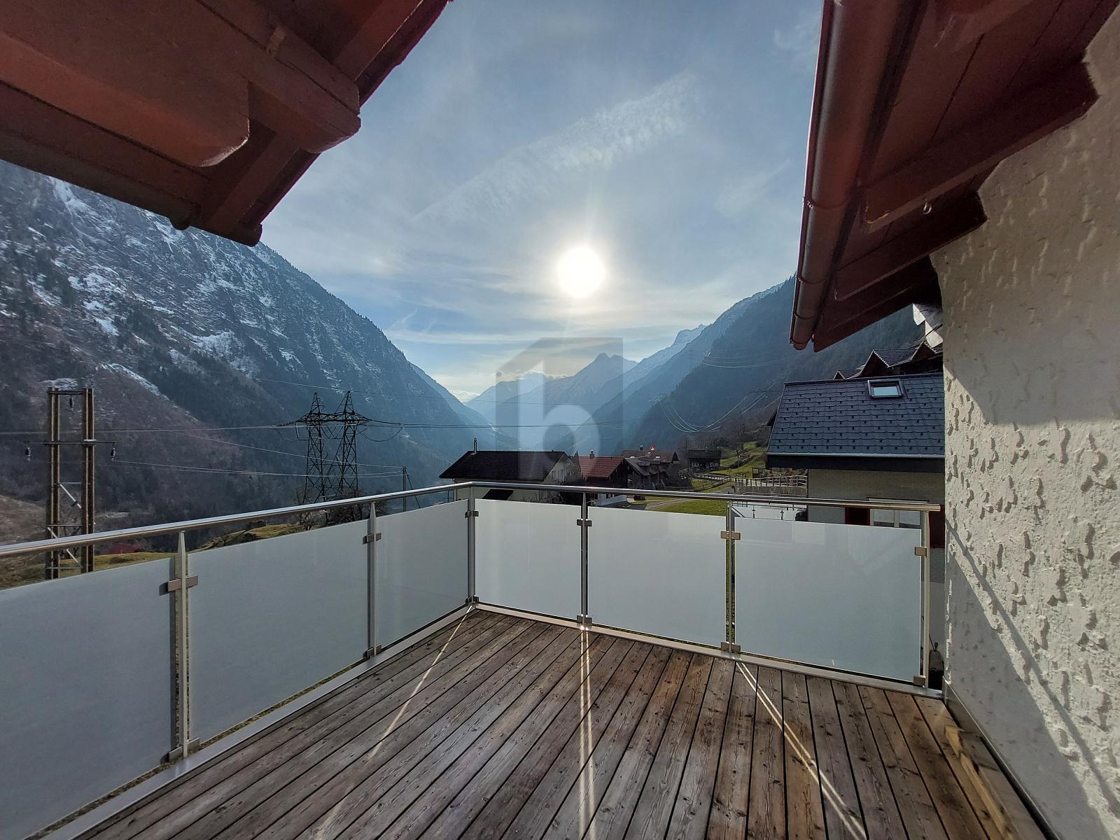 STILVOLLES ZUHAUSE INMITTEN DER NATUR - 1