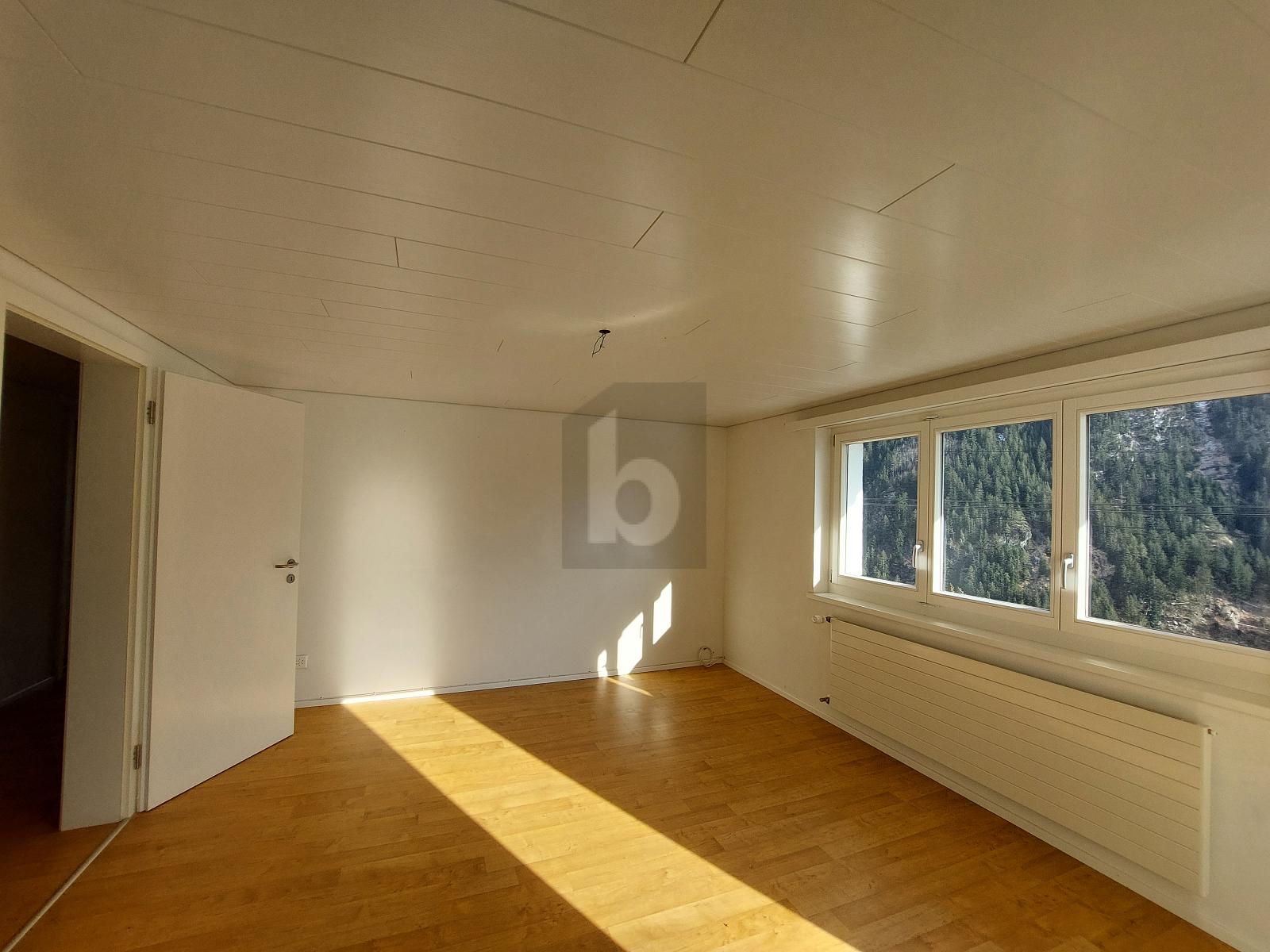 STILVOLLES ZUHAUSE INMITTEN DER NATUR - 3