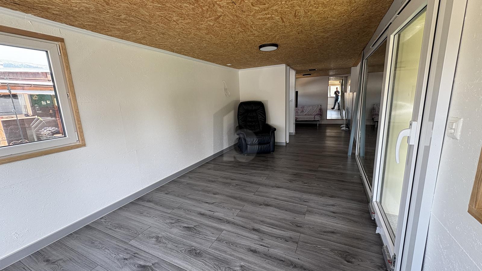 DANS UN ENDROIT CALME ET PAISIBLE - 2