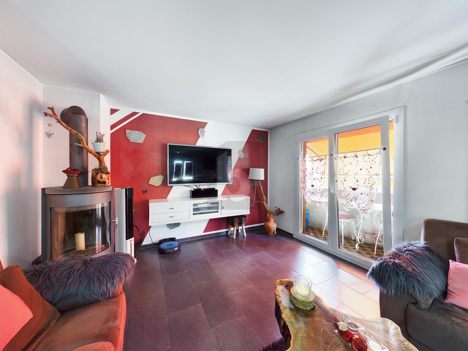 MITTEN IM DORF, VIEL PLATZ UND POTENZIAL - 0