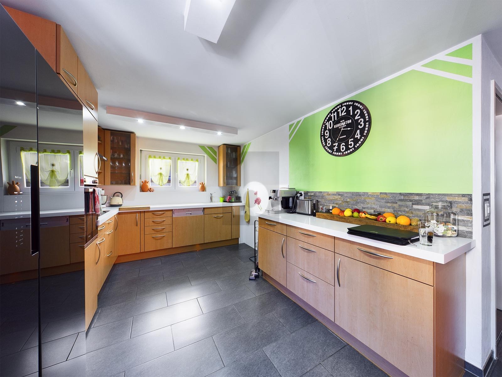 MITTEN IM DORF, VIEL PLATZ UND POTENZIAL - 4