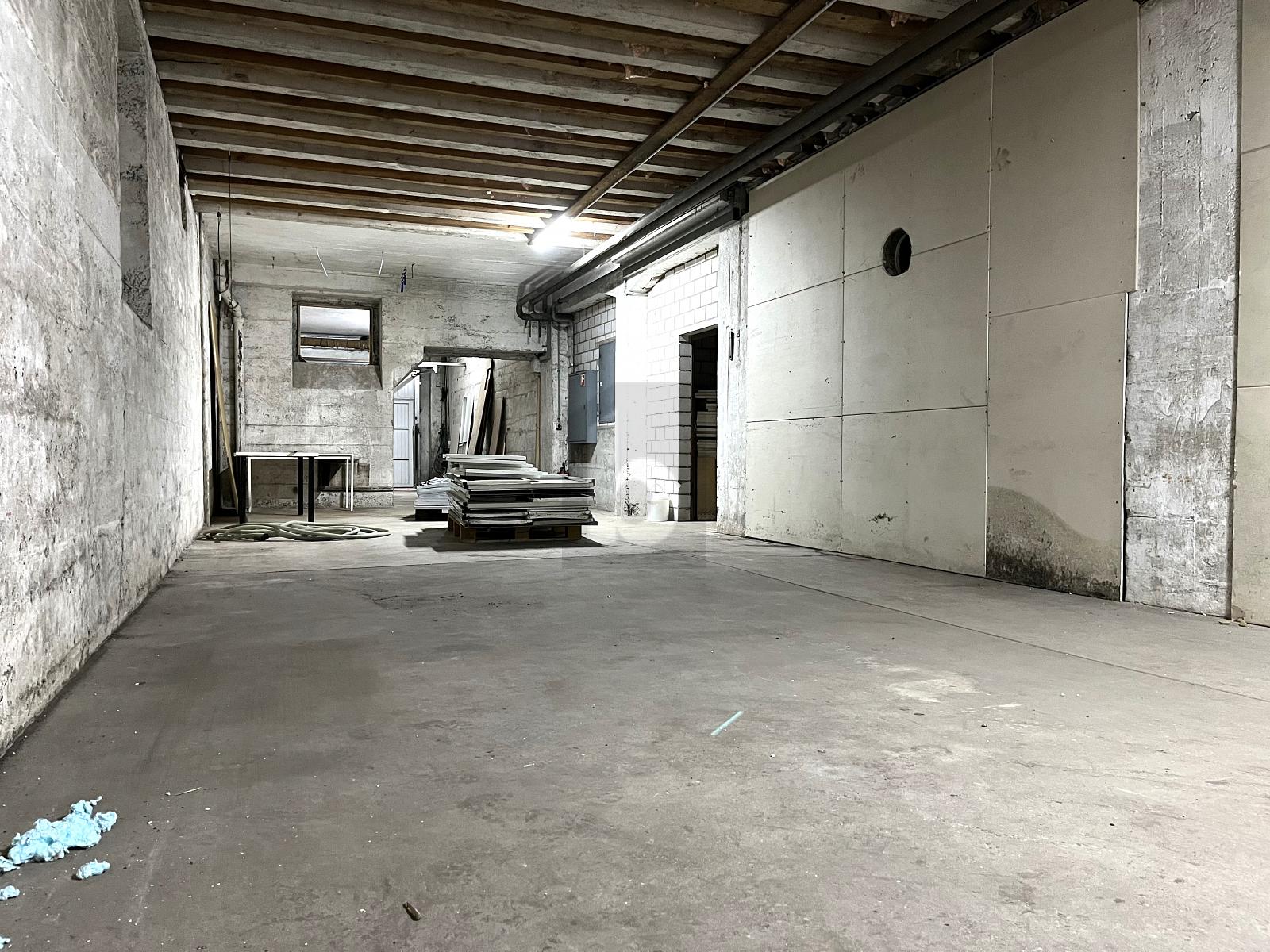 LAGERFLÄCHE MIT VIELEN NUTZUNGSMÖGLICHKEITEN - 1