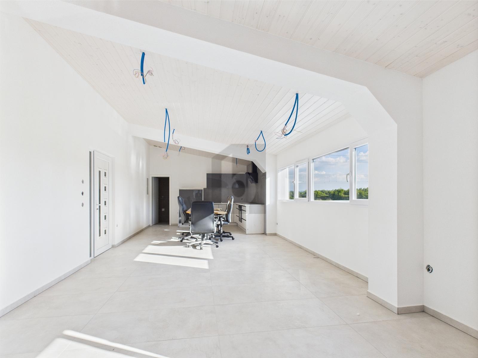 MODERN, ZENTRAL & HELL - 0