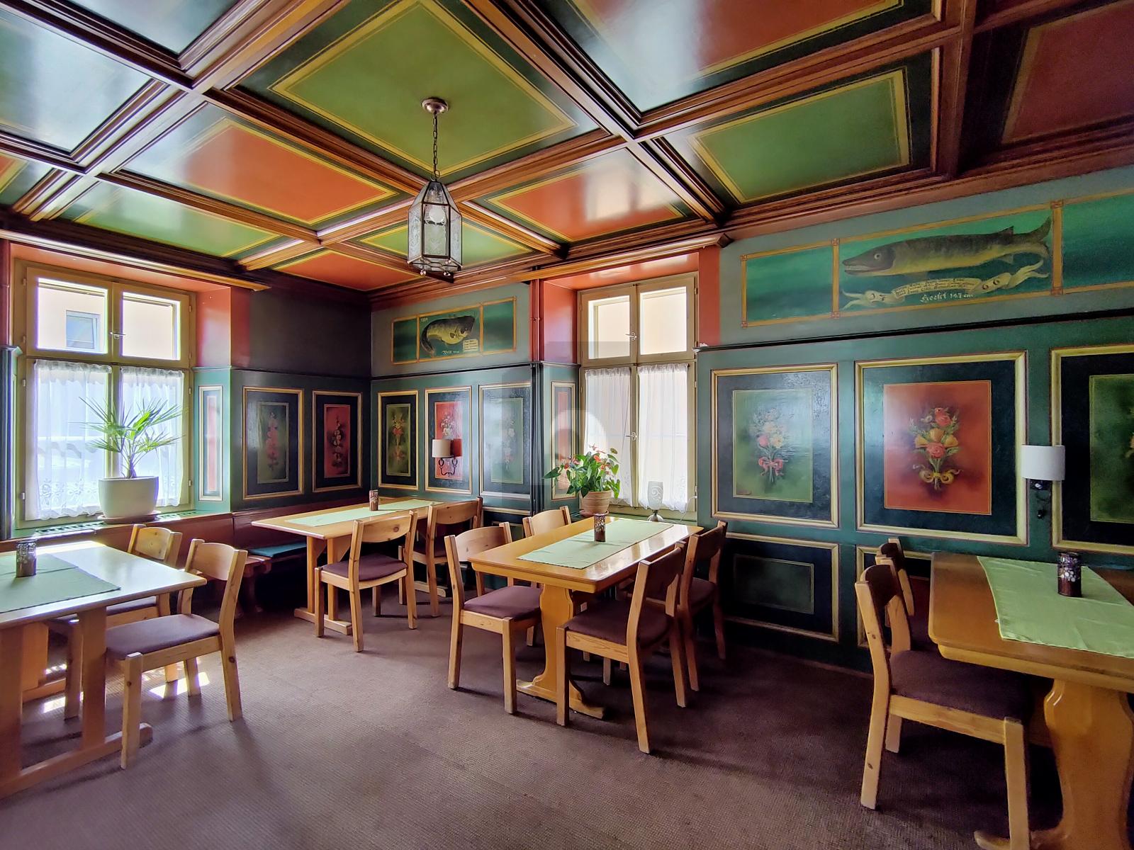 ETABLIERT, MIT TOP-DACHWOHNUNG UND WIRTEWOHNUNG - 1