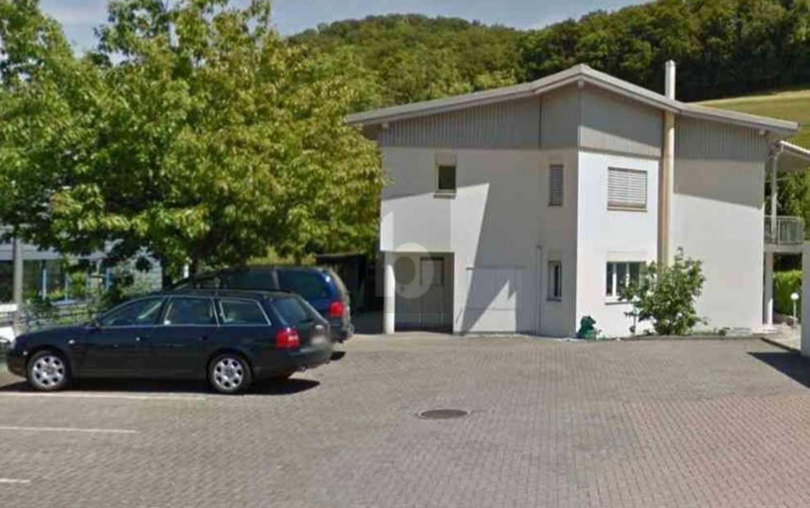 GROSSZÜGIG UND VIELSEITIG NUTZBAR - 0