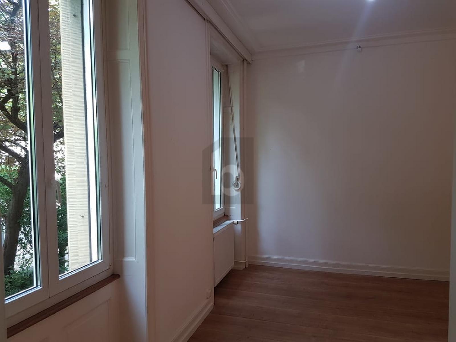 LICHTDURCHFLUTET MIT HOHEN DECKEN - 4