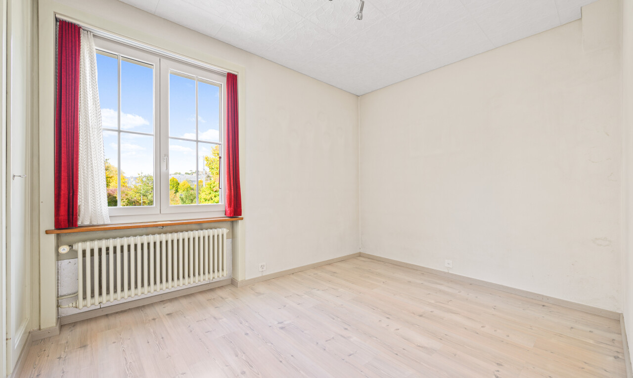 Freistehendes Einfamilienhaus mit Potenzial im Zentrum von Ittigen - 6