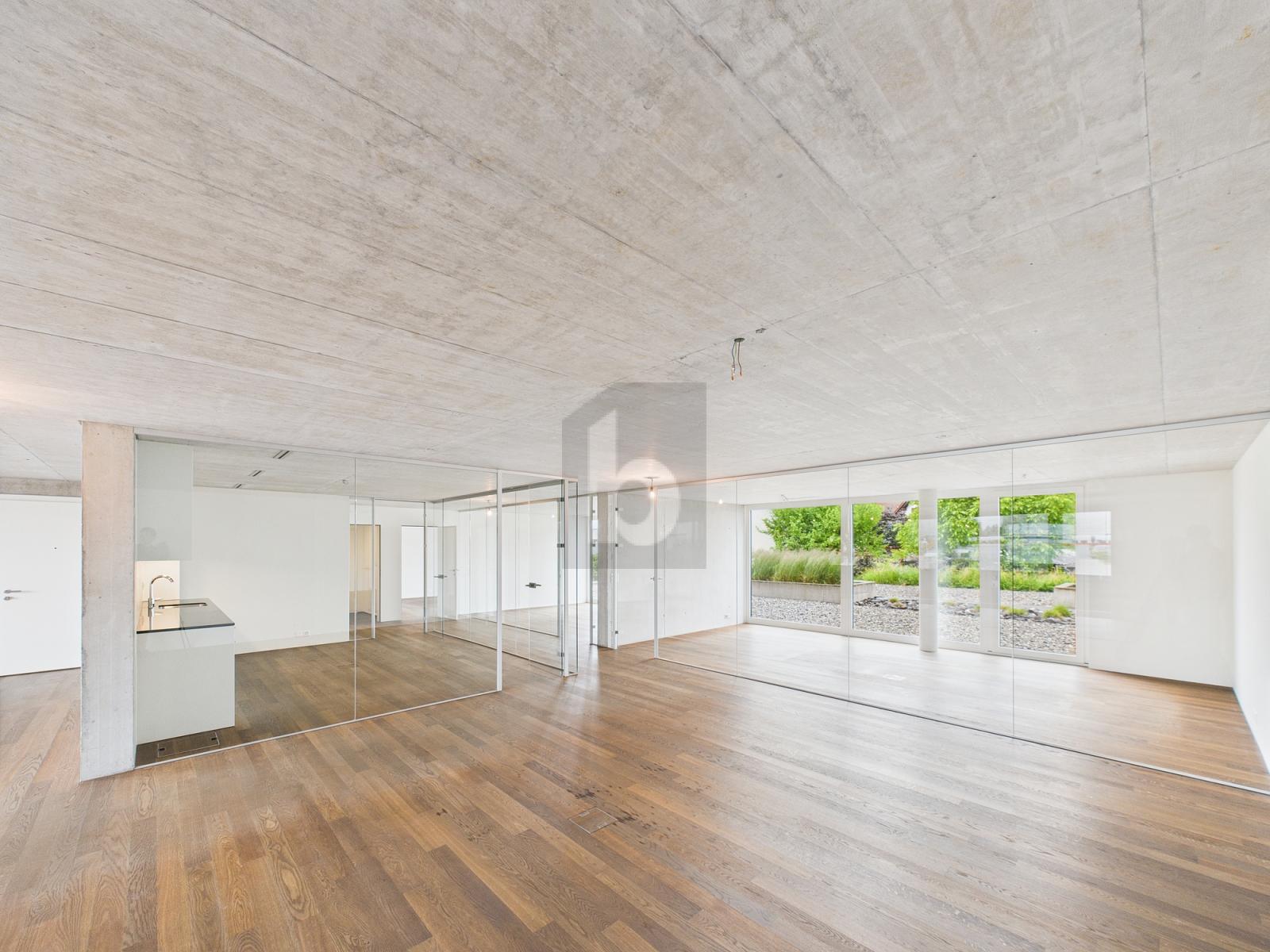 RIESIGE BÜROFLÄCHE IDEAL FÜR IHR BUSINESS - 3