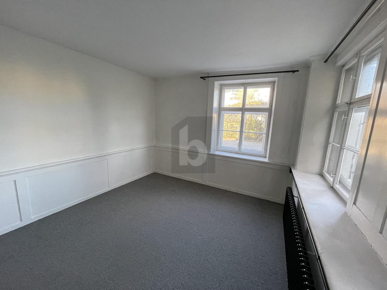 EBENERDIG AN ZENTRALER LAGE - 2