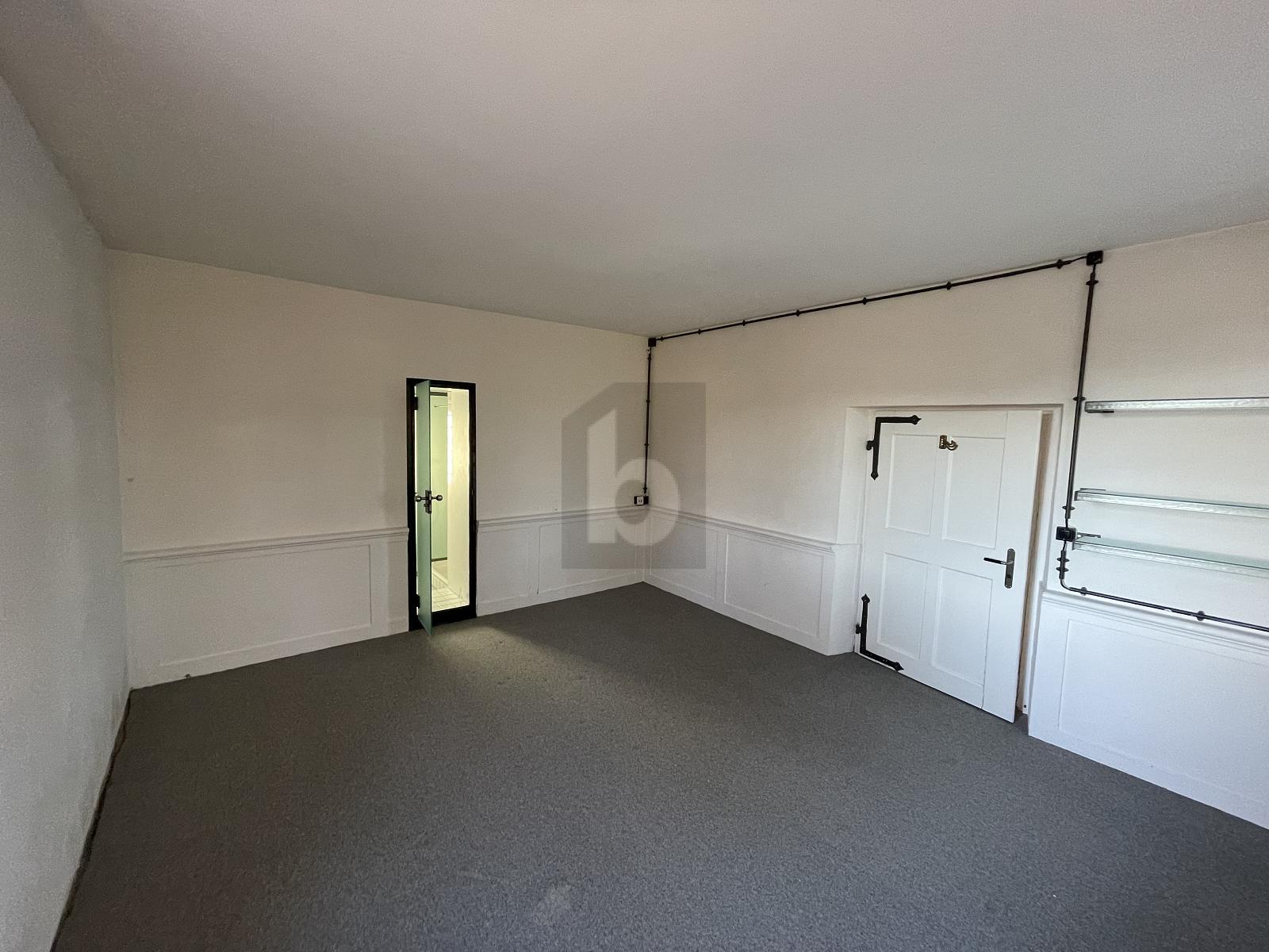 EBENERDIG AN ZENTRALER LAGE - 3