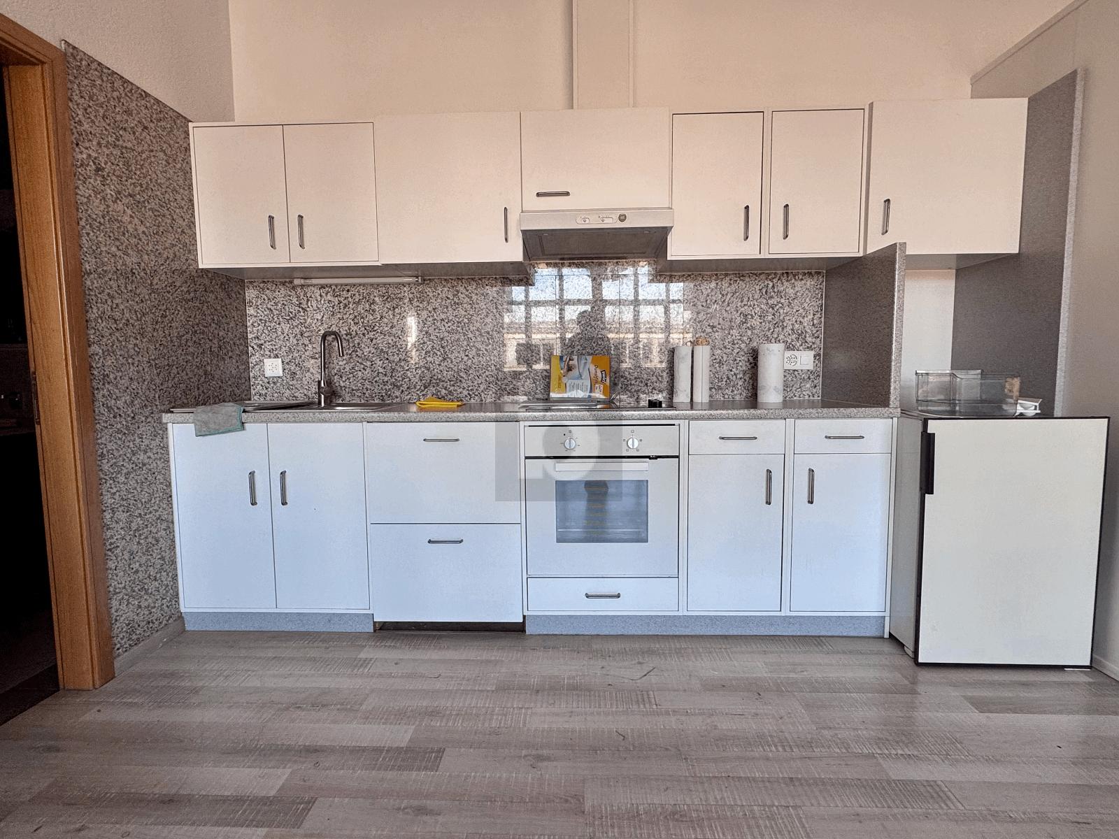 SPACIEUX BUREAUX AVEC CUISINE ET SDB - 3