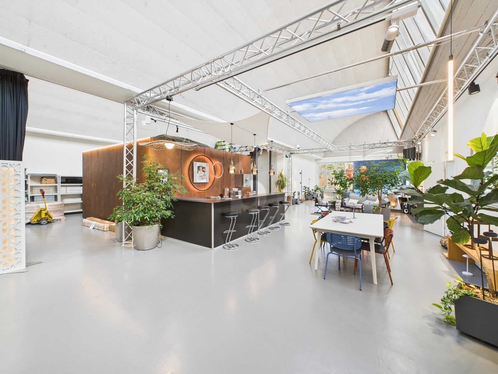 VIELSEITIG NUTZBAR IN KREATIVEM UMFELD - 0