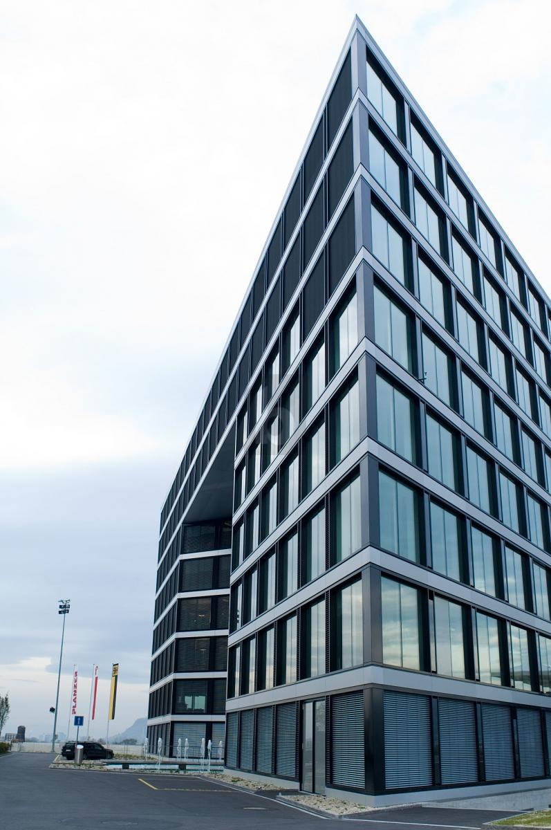 LICHTDURCHFLUTET UND MODERN MIT EINZELBÜROS - 0