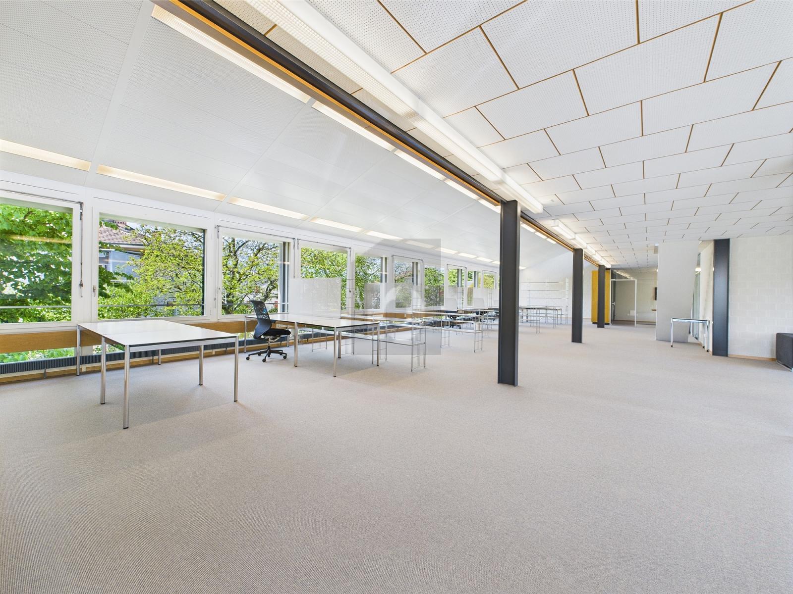 OFFEN, HELL, ZENTRAL - 1