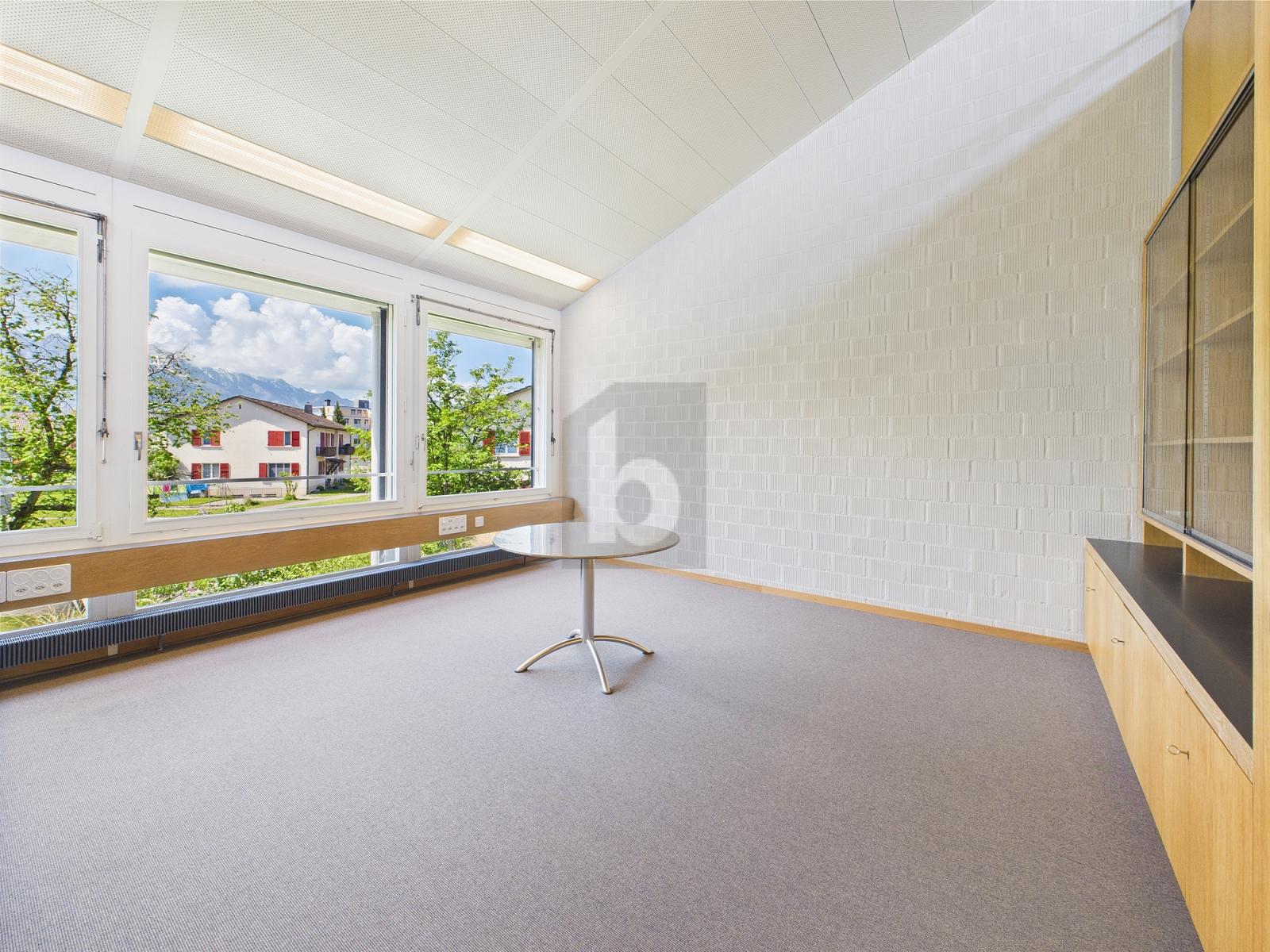 OFFEN, HELL, ZENTRAL - 3