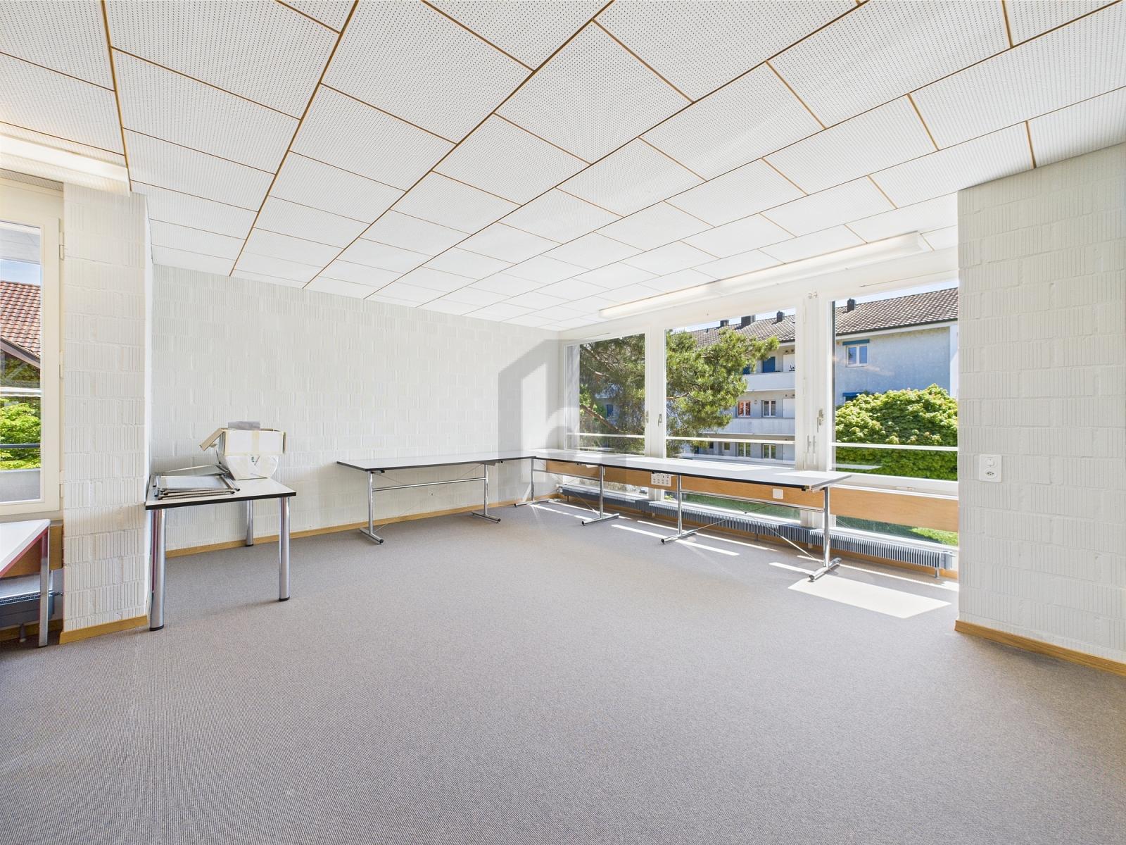 OFFEN, HELL, ZENTRAL - 4