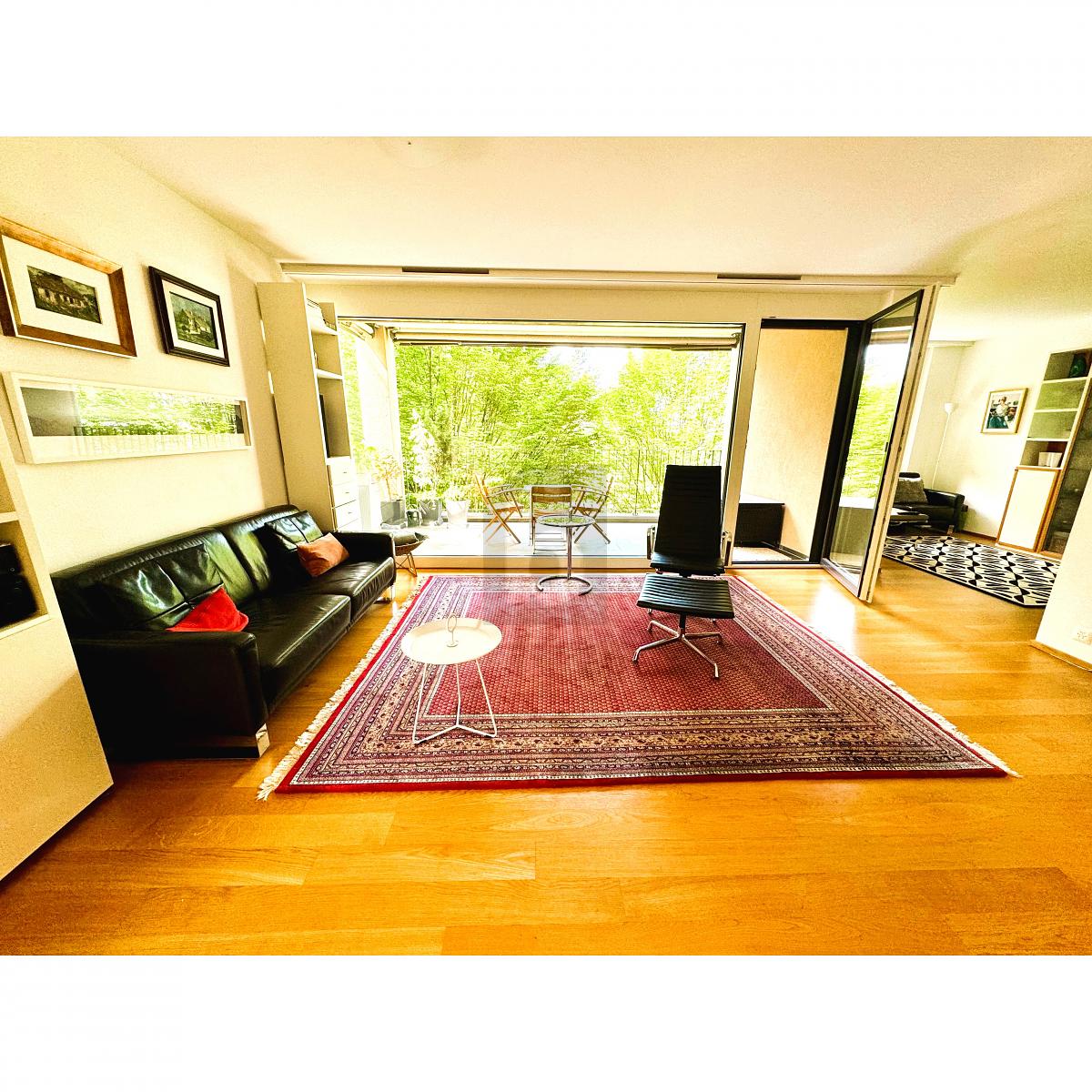 HOCHWERTIG MIT INDOOR POOL UND AUSSICHT INS GRÜNE - 1