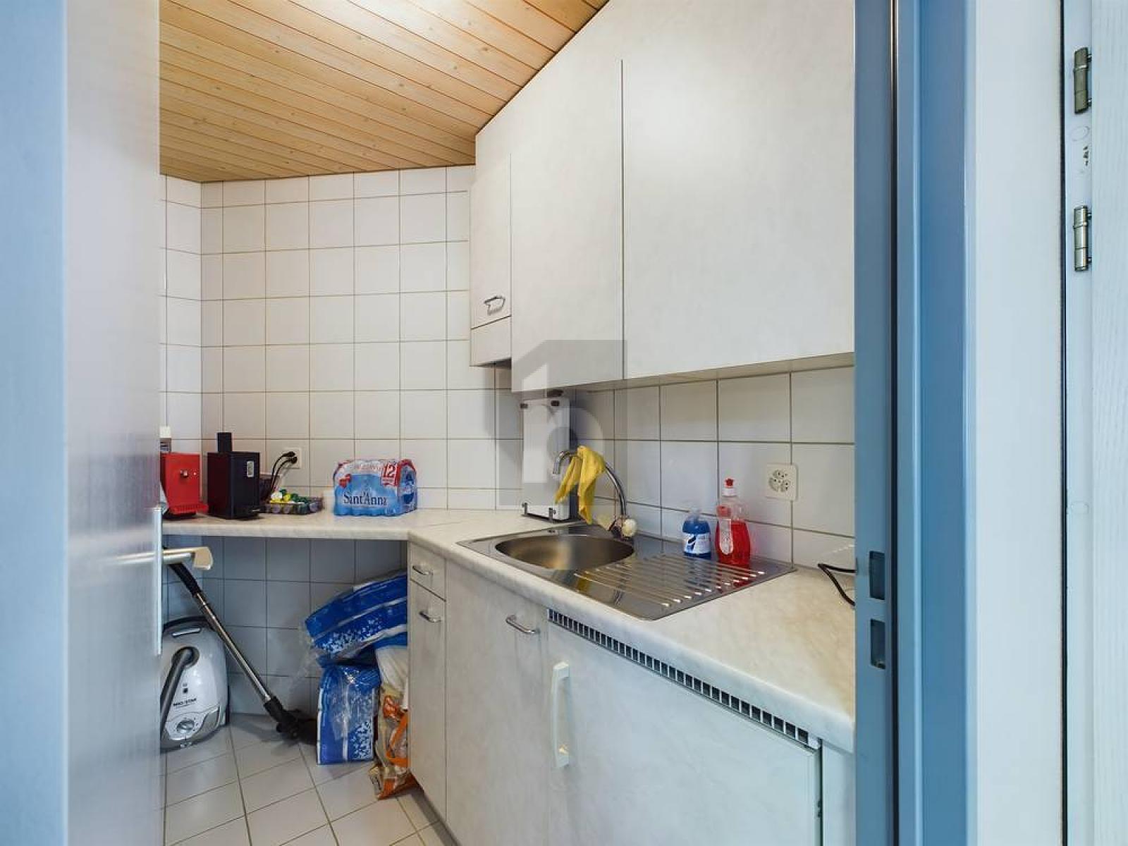 ZENTRAL UND RÄPRESTANTATIV - 2