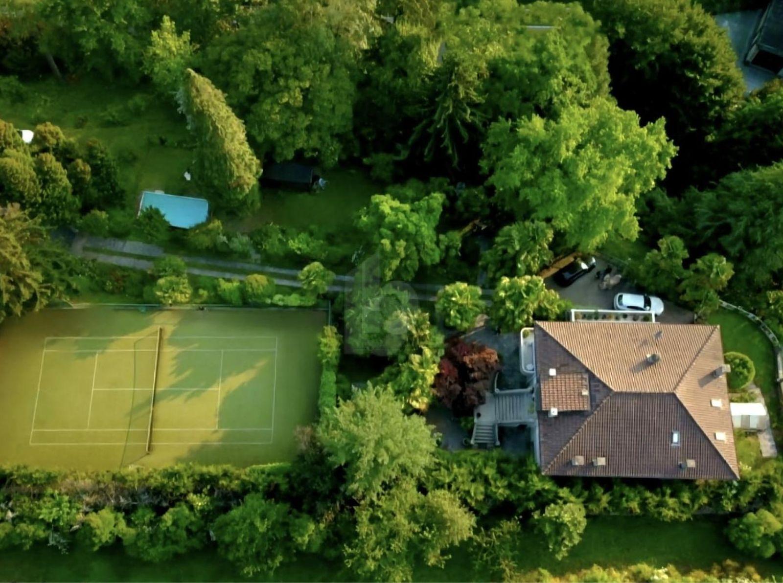 CON PARCO E CAMPO DA TENNIS  PRIVATI - 0