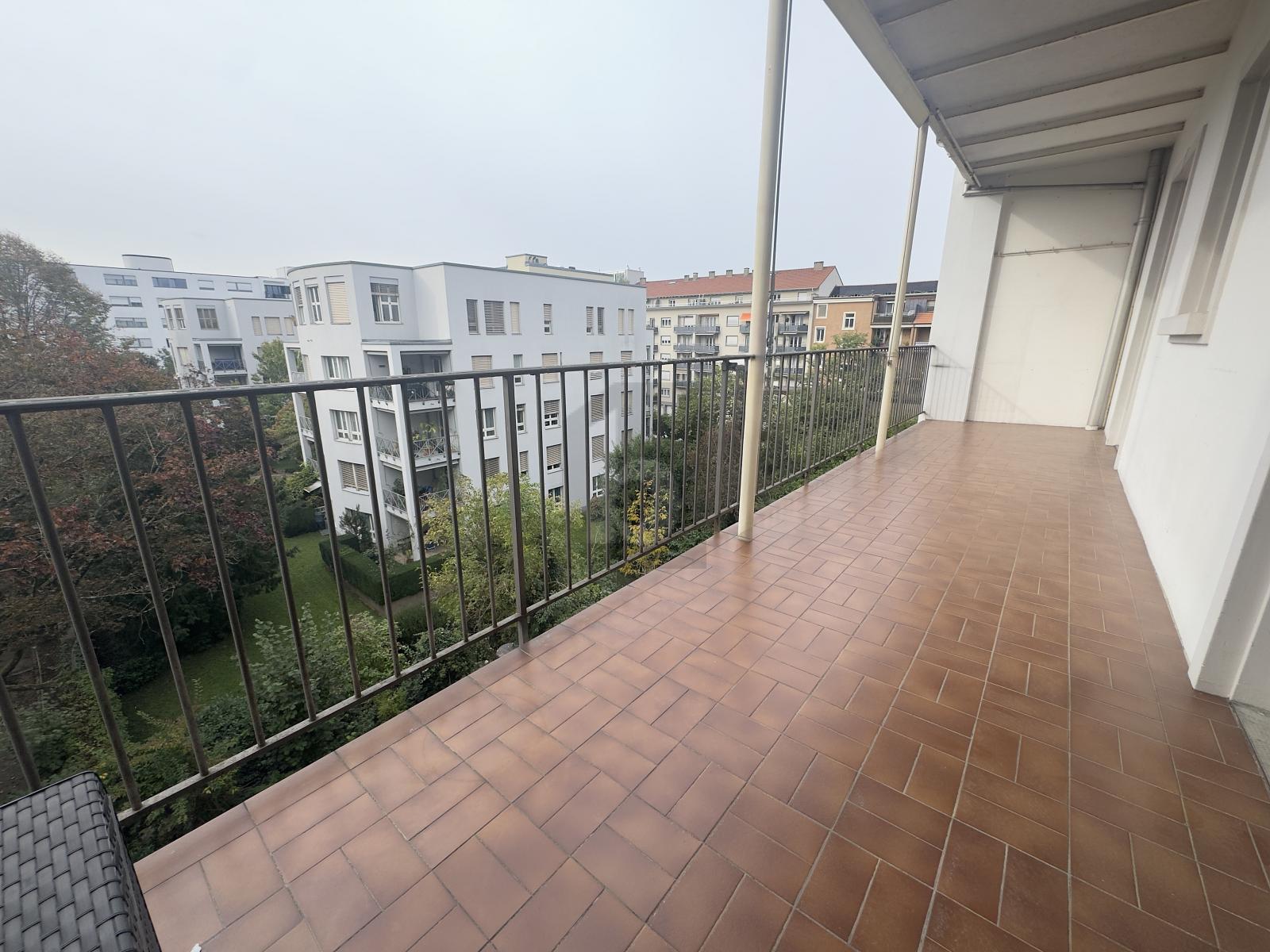 DACHGESCHOSS MIT WEITBLICK - 1