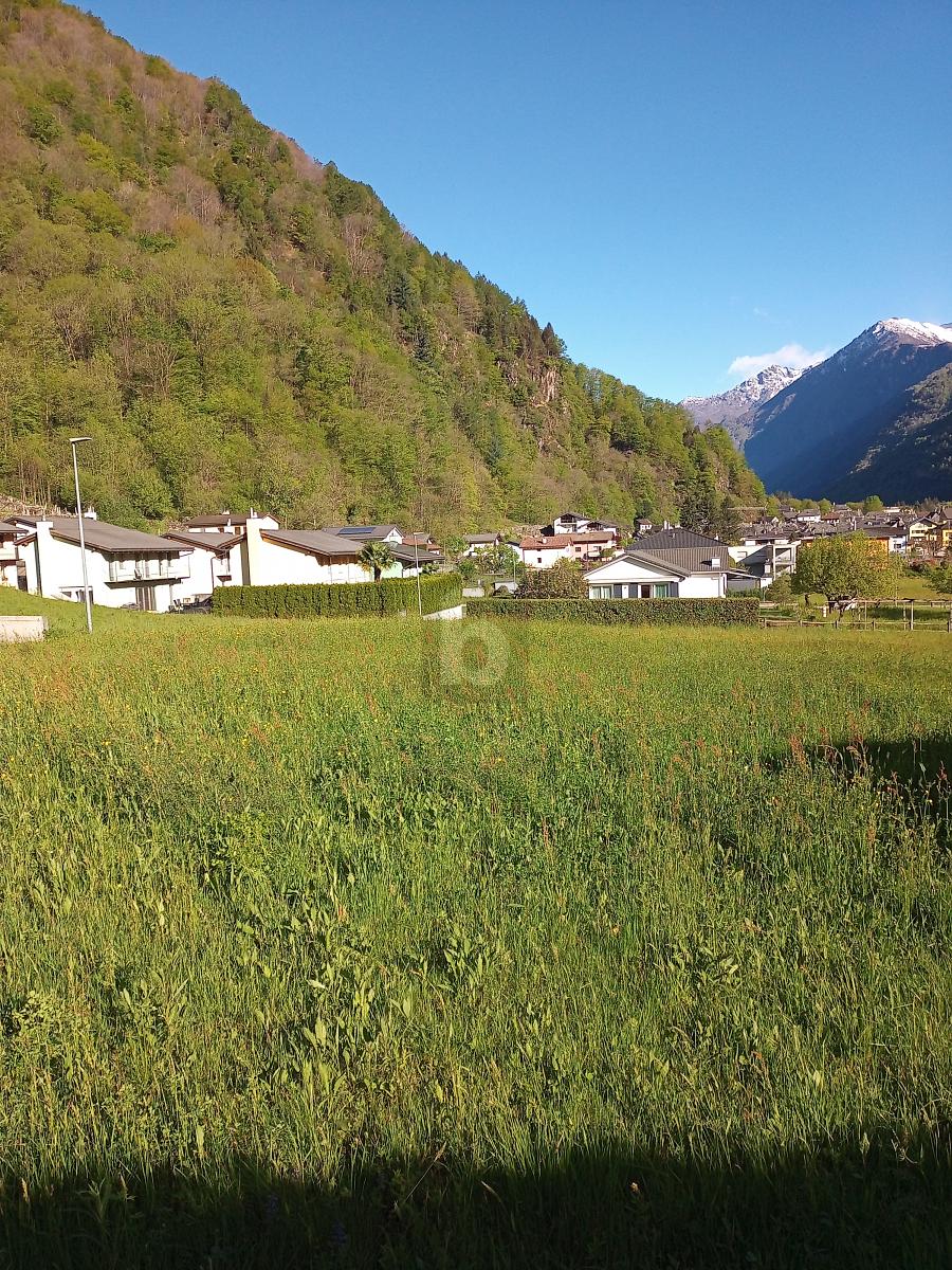 BAULAND AM ENDE DES DORFES, MIT SCHÖNER AUSSICHT - 2