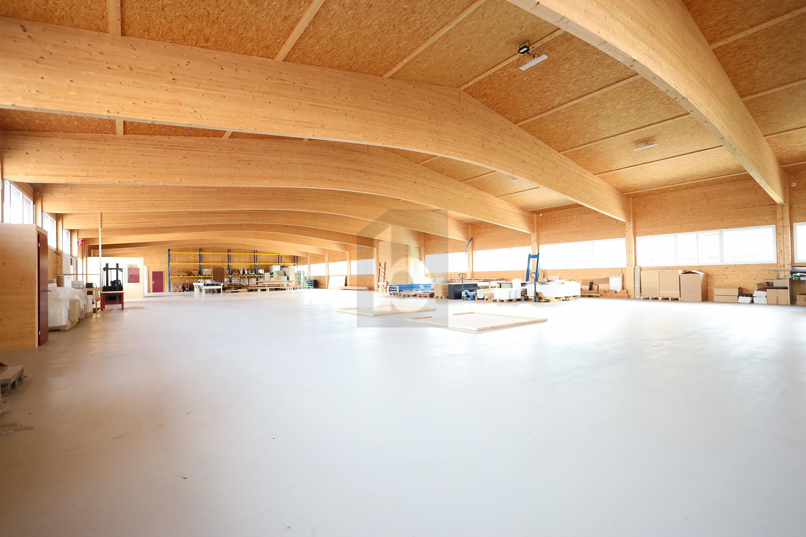 PRODUKTIONSFLÄCHE MIT 6 METER INNENHÖHE - 1