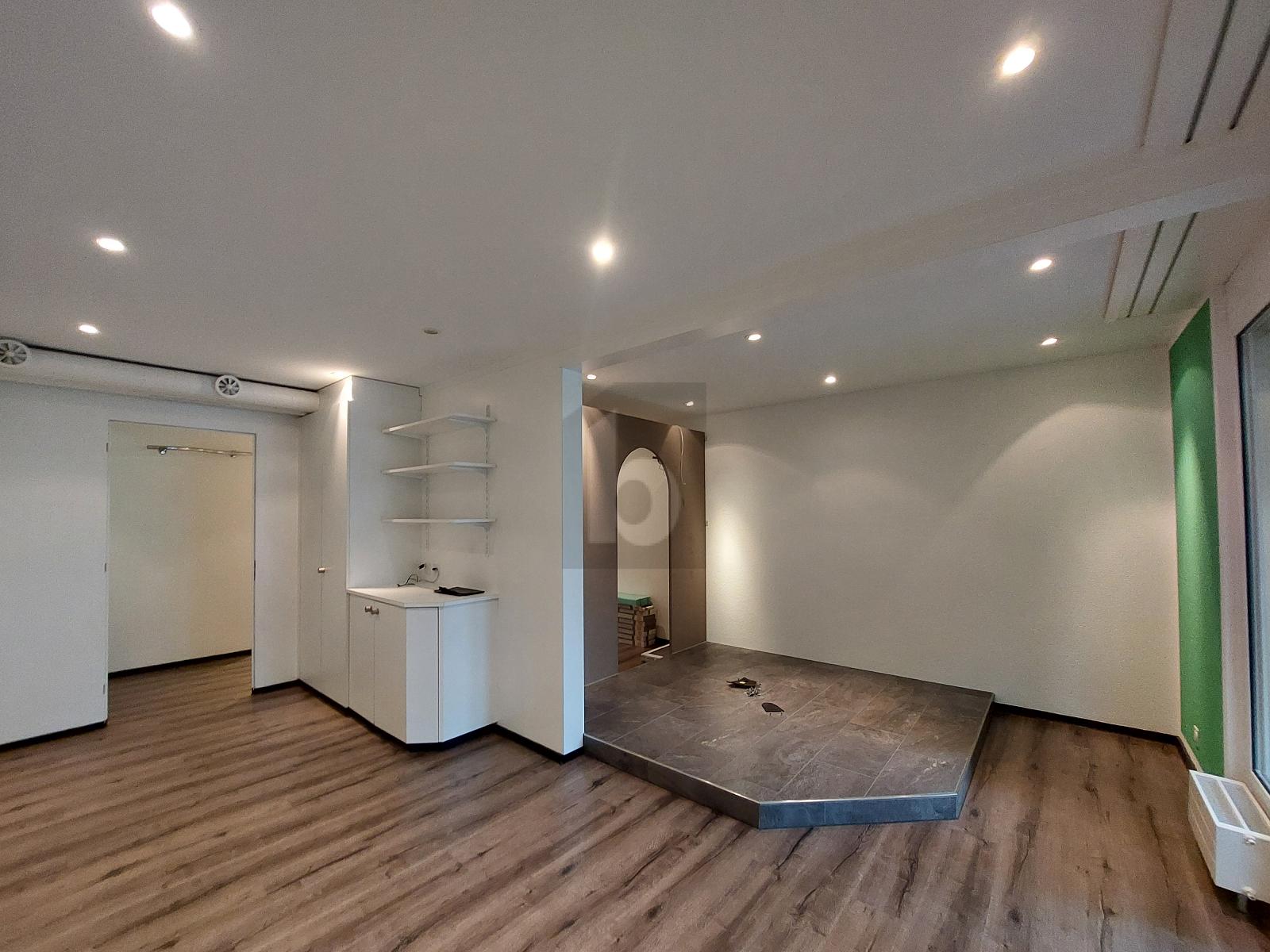 ATTRAKTIVER STANDORT MIT VIEL POTENTIAL ! - 0