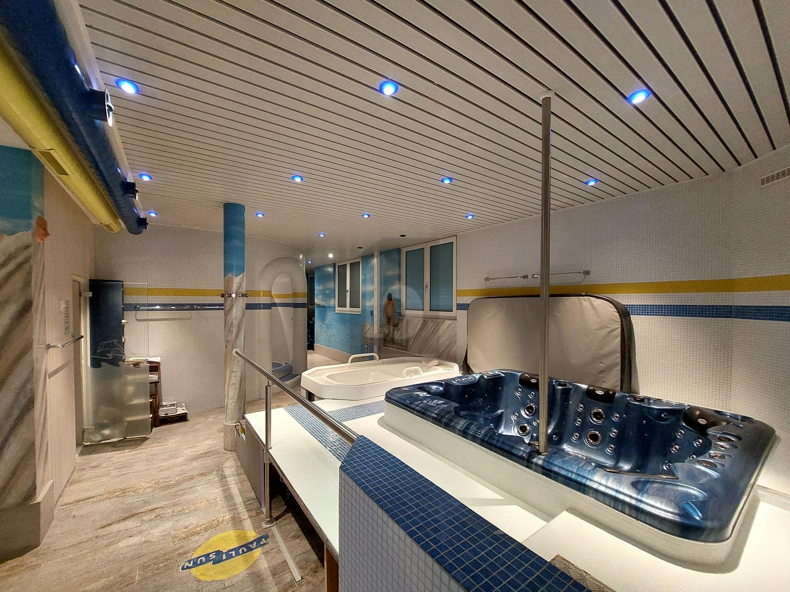 ATTRAKTIVER STANDORT MIT VIEL POTENTIAL ! - 1