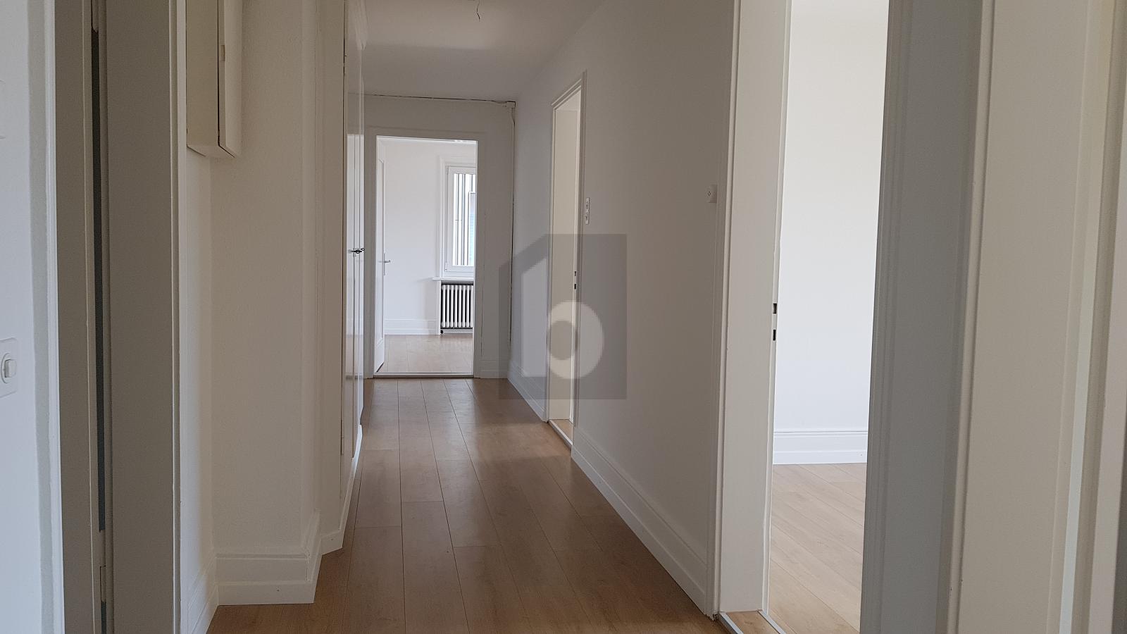 LICHTDURCHFLUTET UND ZENTRAL - 4