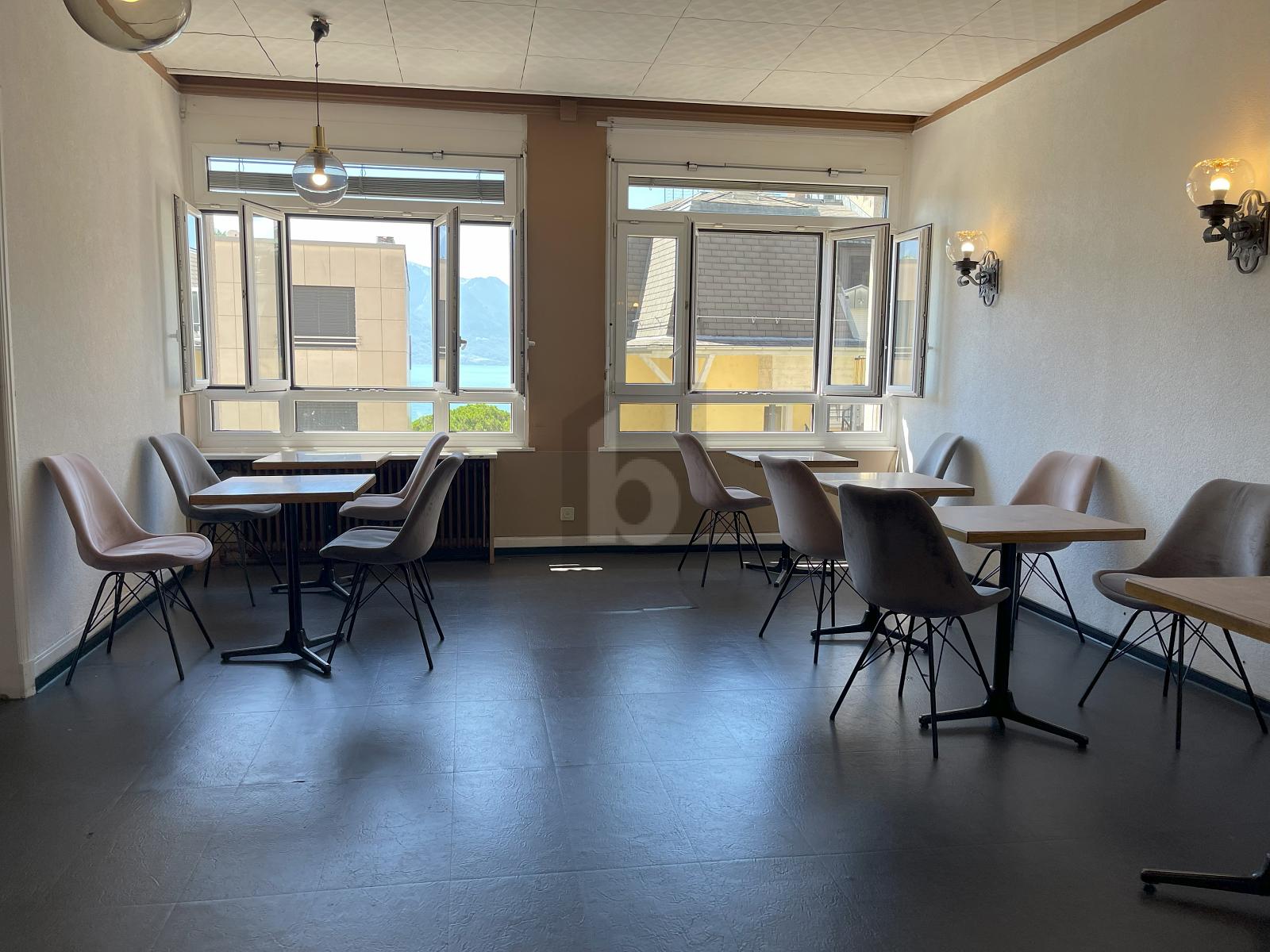 CENTRAL AVEC VUE SUR LE LAC - 2