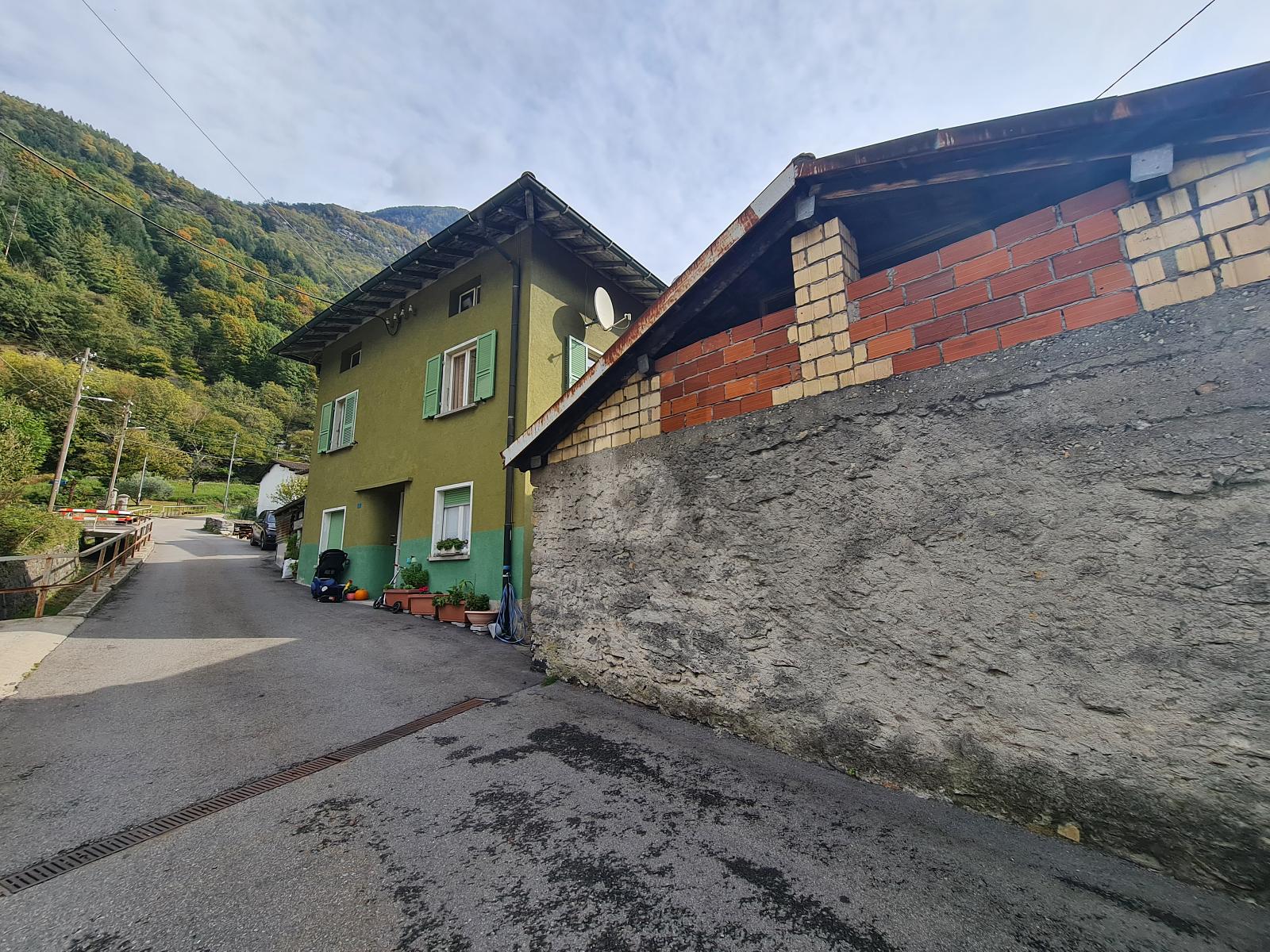 SOLEGGIATA E TRANQUILLA, NEL NUCLEO - 0