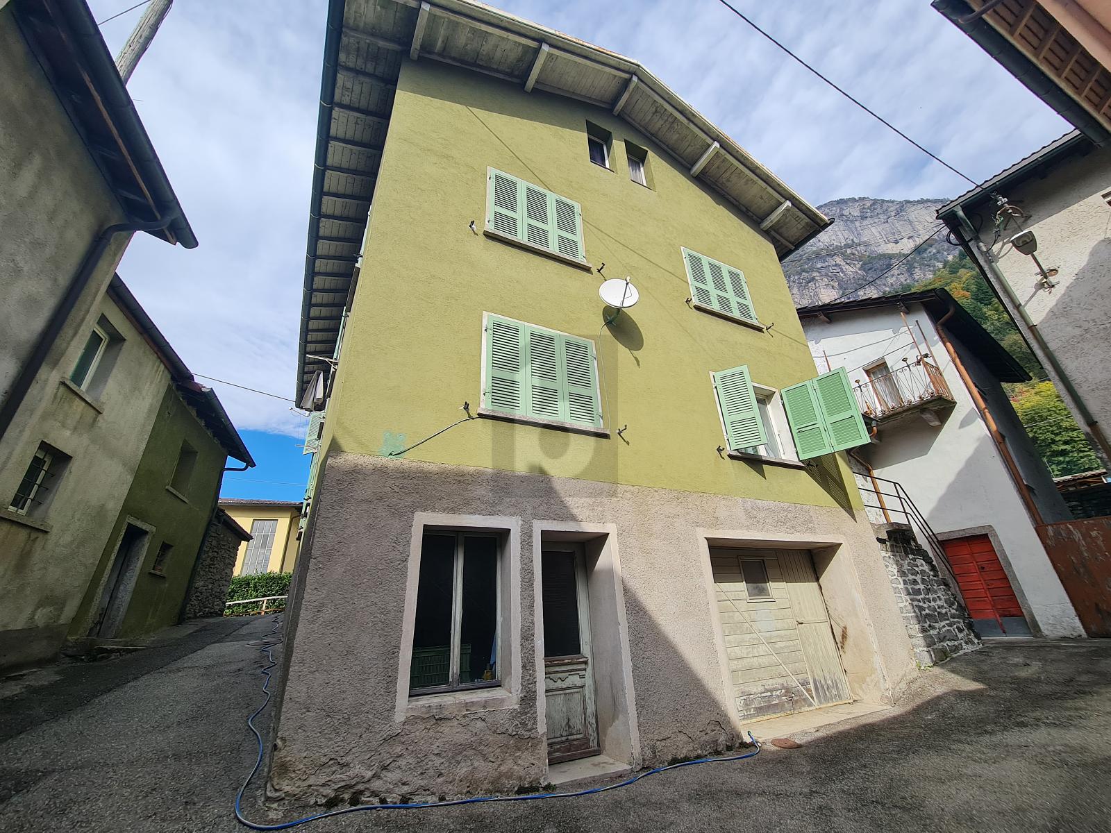 SOLEGGIATA E TRANQUILLA, NEL NUCLEO - 2