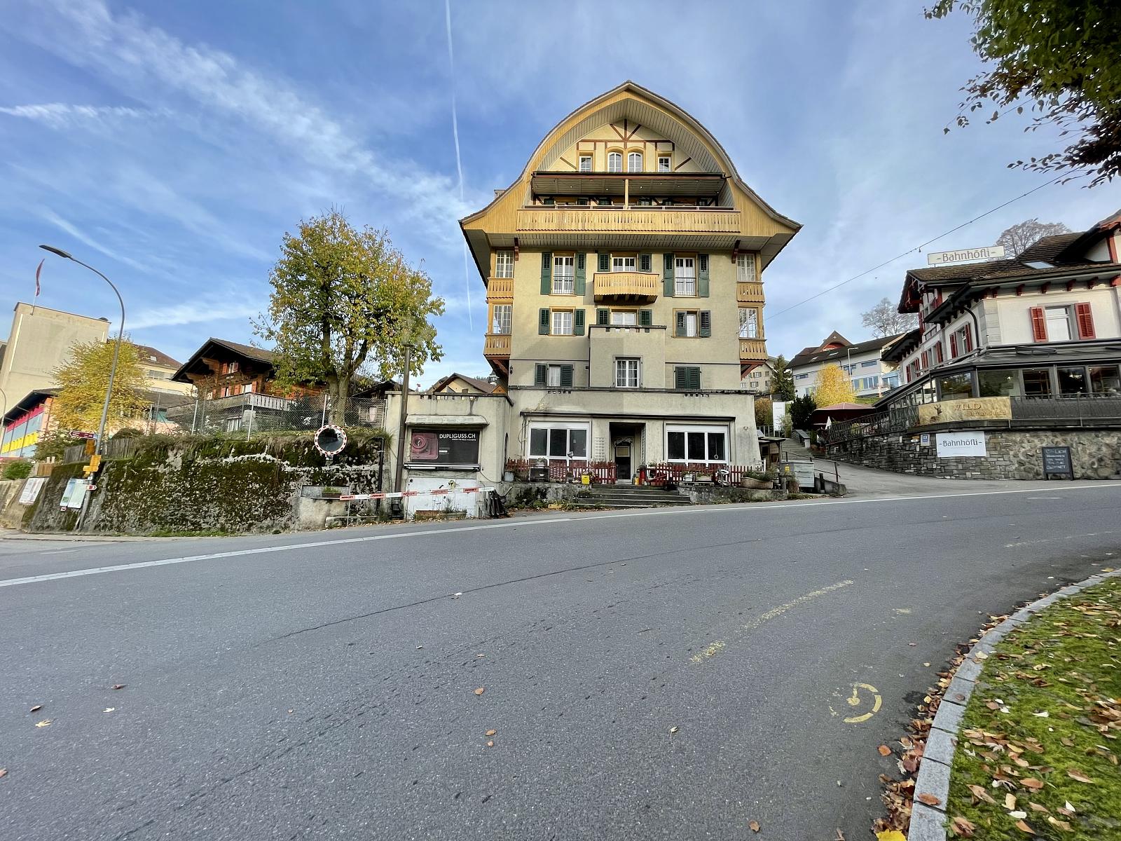 AM BAHNHOF ENTLEBUCH MIT STARKER RENDITE - 0