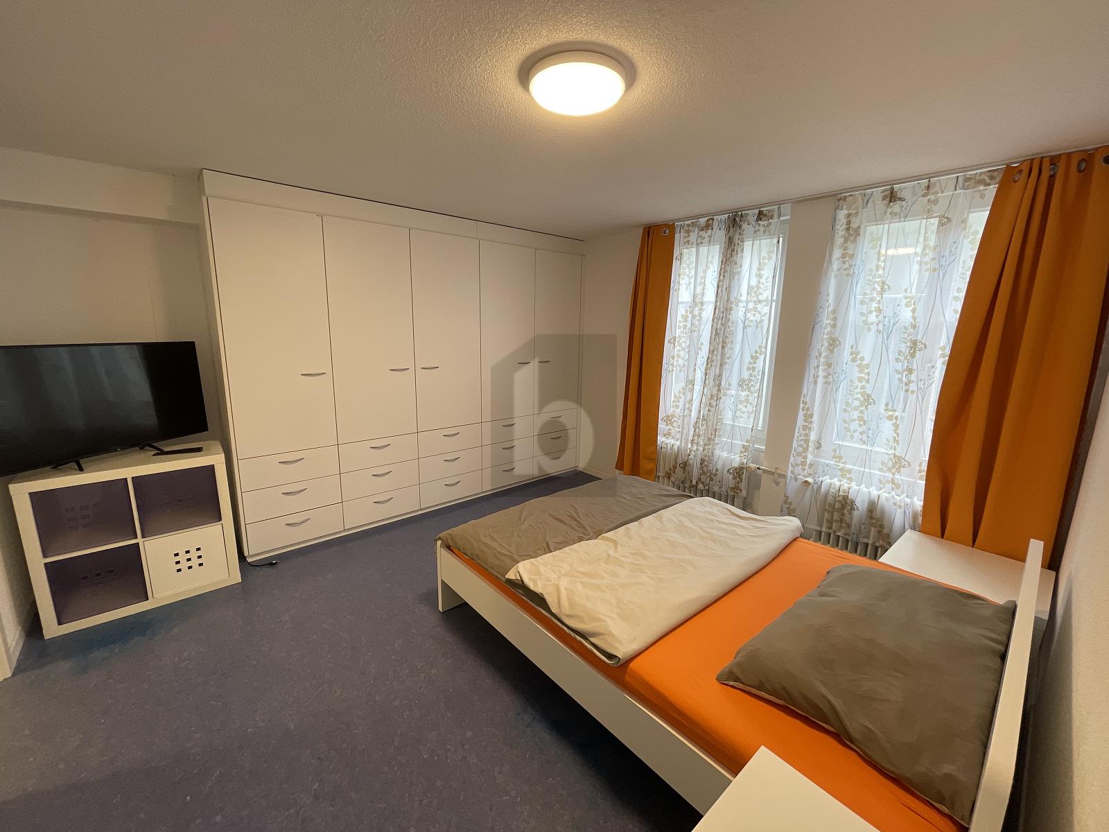 MÖBLIERT, RENOVIERT UND SOFORT VERFÜGBAR - 1