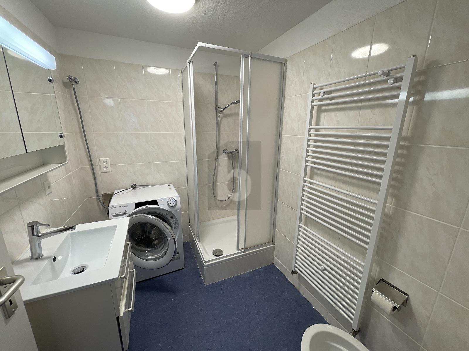 MÖBLIERT, RENOVIERT UND SOFORT VERFÜGBAR - 2