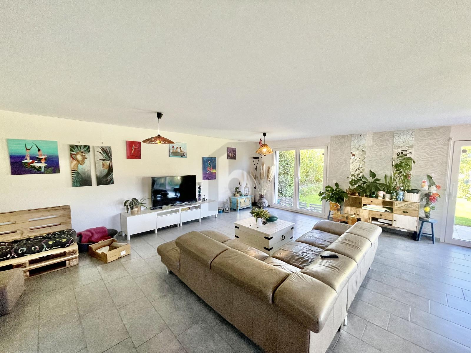 SPLENDIDE SPACIEUSE AVEC STUDIO INDÉPENDANT - 2