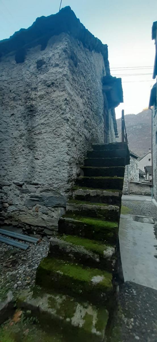 RUSTICO DA RISTRUTTURARE - 2