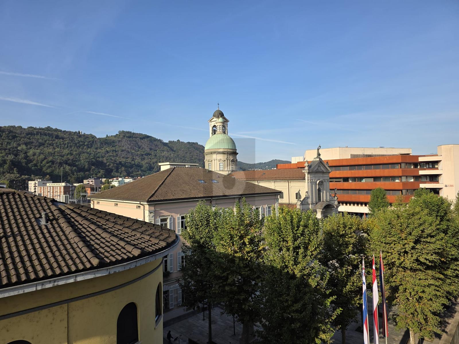 SPAZIOSO E SOLEGGIATO IN POSIZIONE CENTRALE - 1