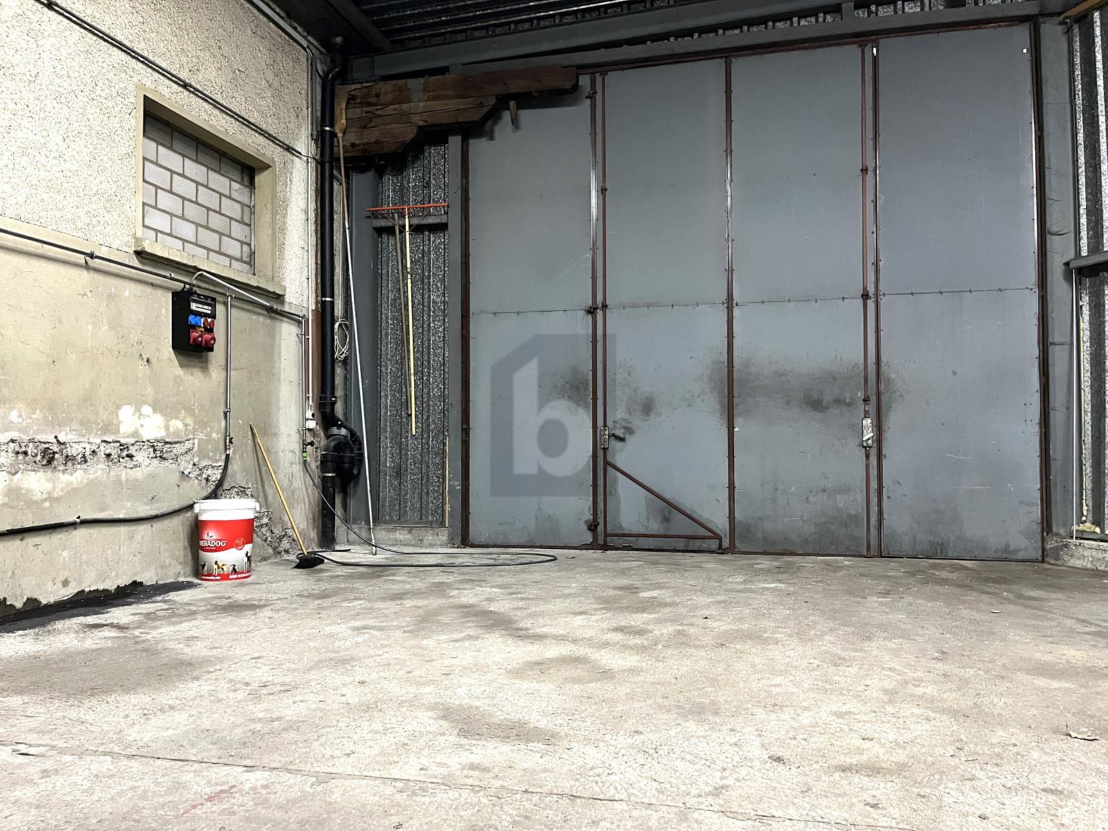 AUTOWERKSTATT ZU VERMIETEN - 2