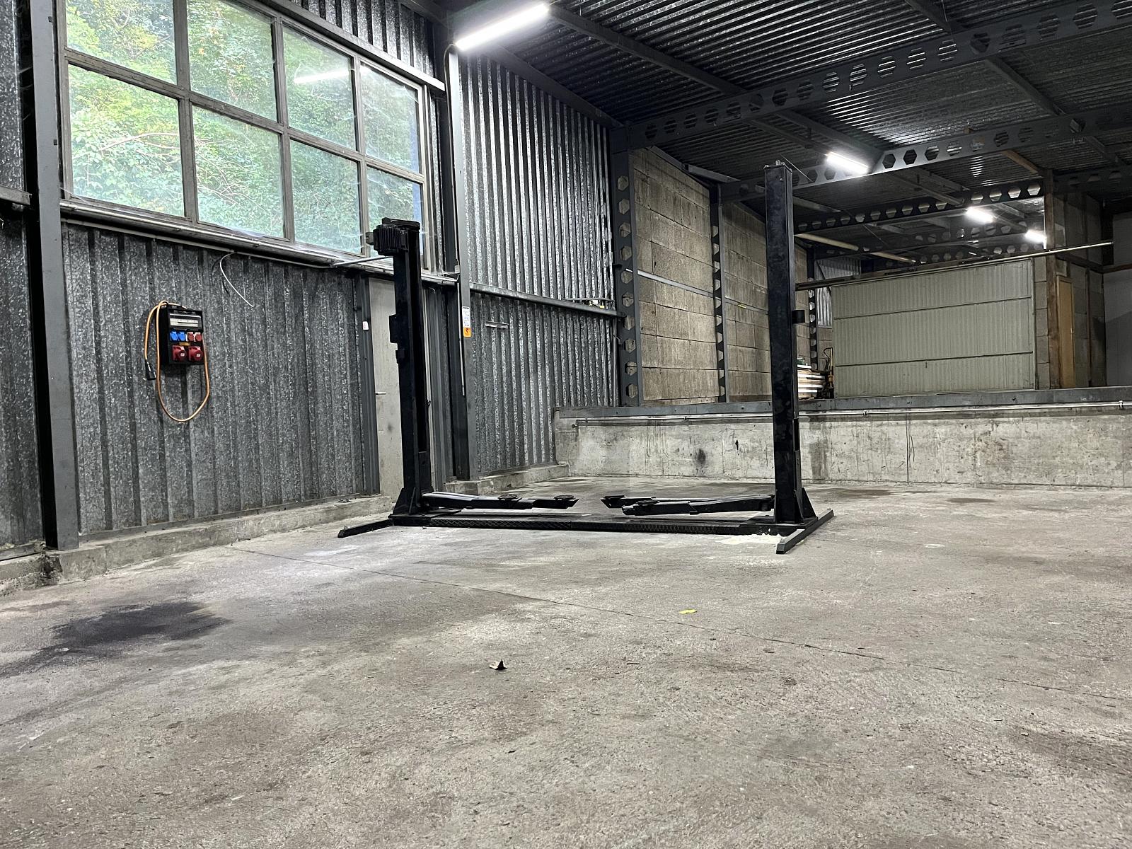 AUTOWERKSTATT ZU VERMIETEN - 4
